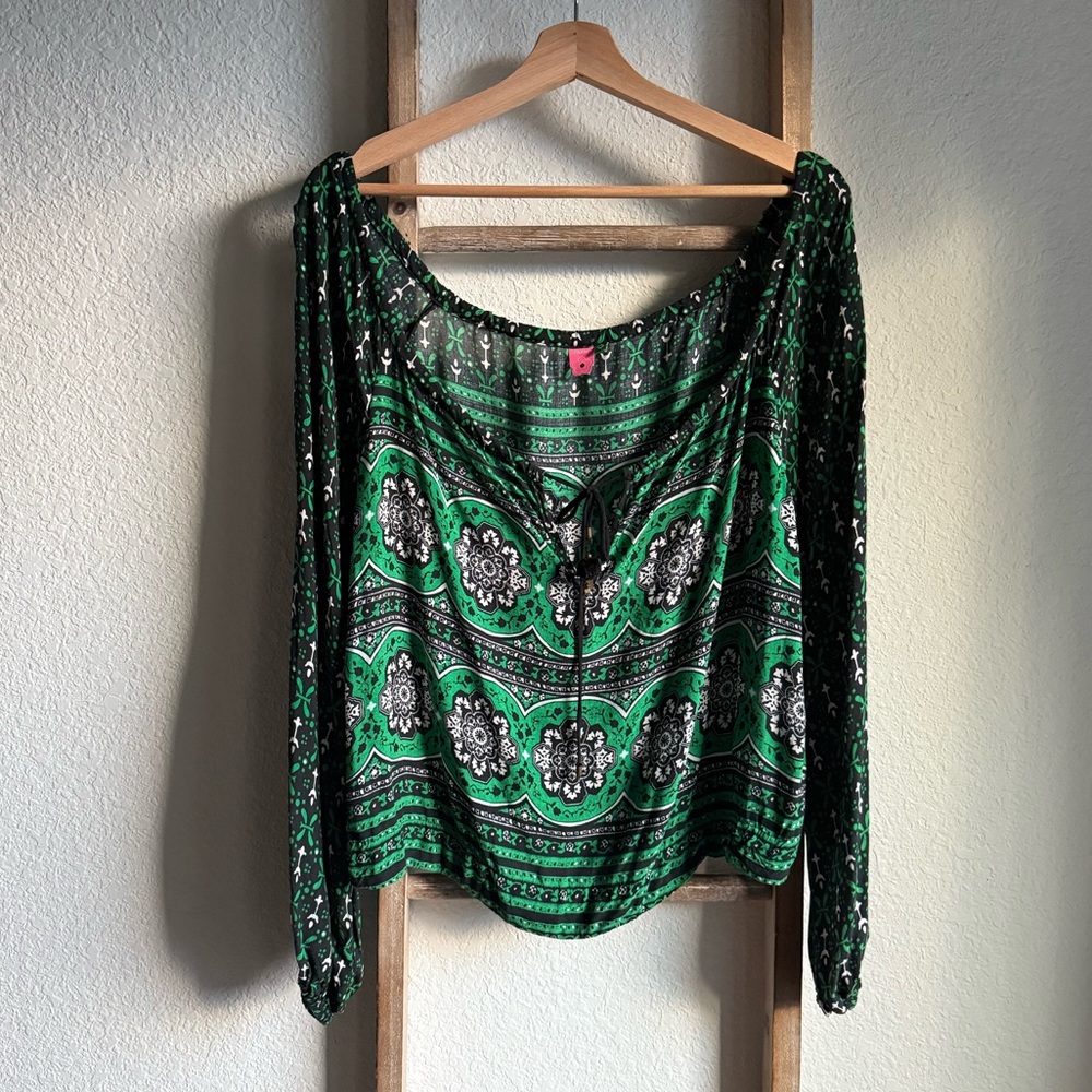 Farm Rio Cold Shoulder Open Sleeve Green Printed Top sz: Large
